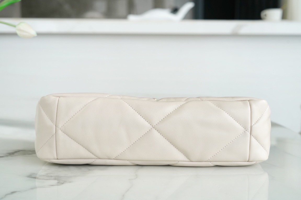 CHANEL BAG 米白 中号 图6