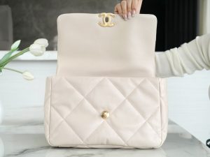 CHANEL BAG 米白 中号 图7