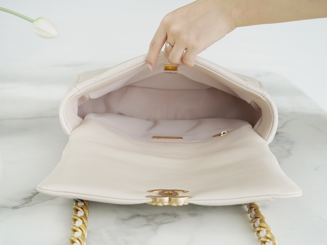 CHANEL BAG 米白 中号 图8