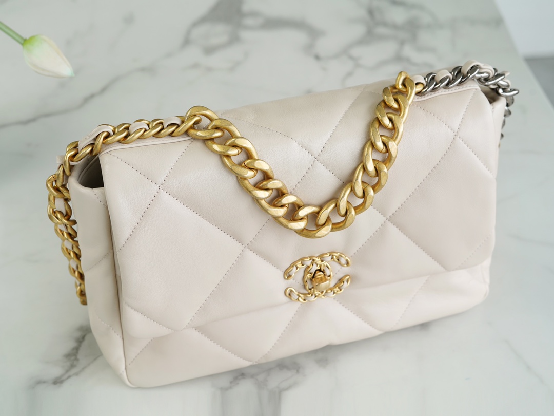 CHANEL BAG 米白 中号 图9