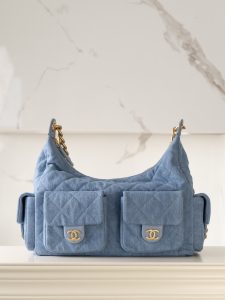Chanel 25c早春多口袋浅牛仔hobo 大号 图2