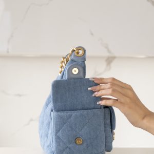 Chanel 25c早春多口袋浅牛仔hobo 大号 图7
