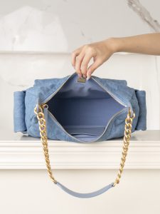 Chanel 25c早春多口袋浅牛仔hobo 大号 图8