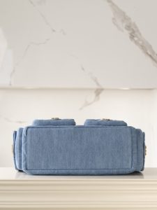 Chanel 25c早春多口袋浅牛仔hobo 大号 图9