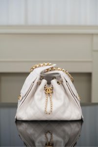 Chanel small hobo 白色 鱼子酱 小号 图4