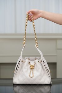 Chanel small hobo 白色 鱼子酱 小号 图5