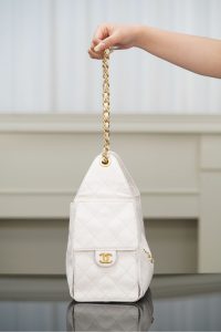 Chanel small hobo 白色 鱼子酱 小号 图7