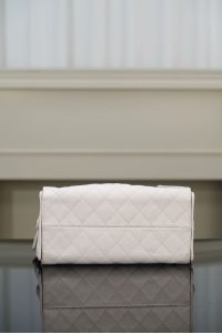 Chanel small hobo 白色 鱼子酱 小号 图9