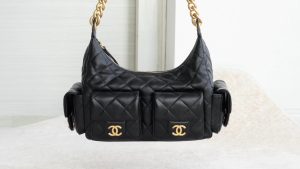 CHAENL 25c 小号嬉皮 hobo bag 黑金 图1