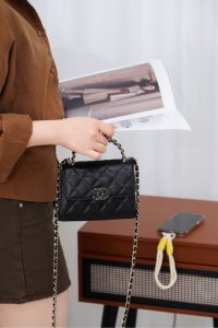 Chanel 25s 交叉手柄kelly 黑金荔枝 竖款 图5