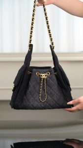 Chanel small hobo bag 黑色牛仔小号 图1