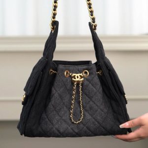 Chanel small hobo bag 黑色牛仔小号 图1