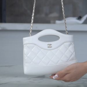 CHANEL 横款31bag nano 白色 图1