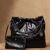 CHANEL 香奈儿中号银字22bag系列中号 图1