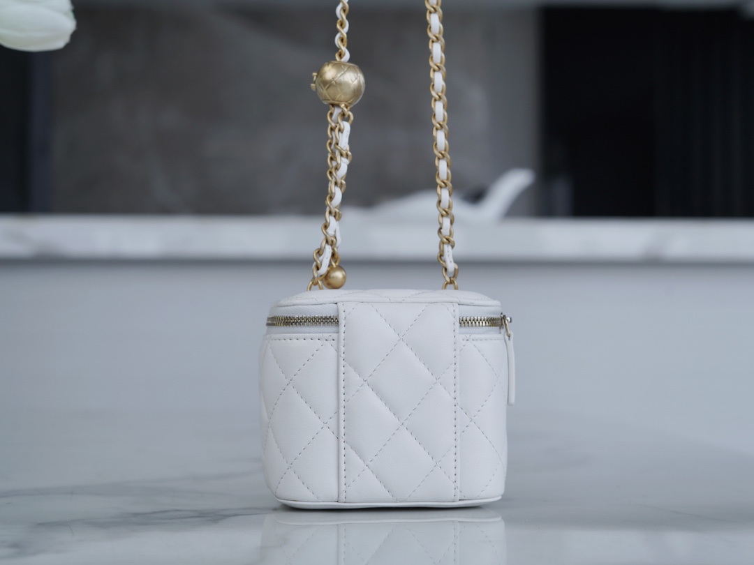 chanel金属球系列 22b新款小盒子 正品皮 白色◽ 图2