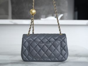 Chanel 金属球 Mini深灰色 图4