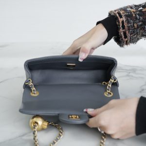 Chanel 金属球 Mini深灰色 图7
