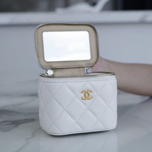 chanel金属球系列 22b新款小盒子 正品皮 白色◽ 图5