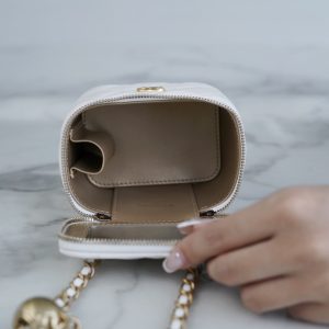 chanel金属球系列 22b新款小盒子 正品皮 白色◽ 图6