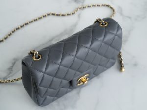 Chanel 金属球 Mini深灰色 图9
