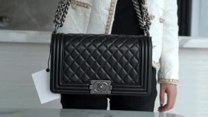 Chanel Leboy 小羊皮黑银中号 图1