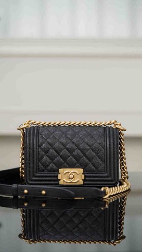 Chanel leboy 小球纹黑金小号 图1