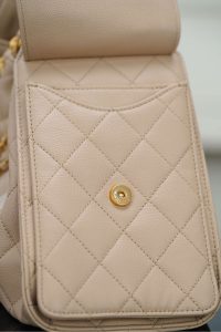 Chanel 25s small hobo 抽绳水桶包 杏色鱼子酱 小号 图3