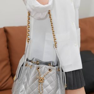 Chanel small hobo 银色 小号 图8