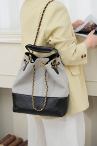 Chanel 25A 水桶包 灰色 图1