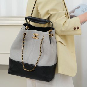 Chanel 25A 水桶包 灰色 图4
