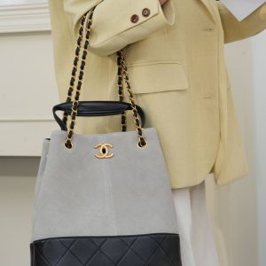 Chanel 25A 水桶包 灰色 图9
