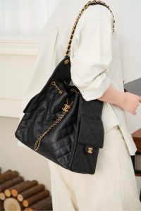 Chanel hobo bag 抽绳水桶包 黑金鱼子酱 中号 图1
