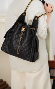 Chanel hobo bag 抽绳水桶包 黑金鱼子酱 中号 图4