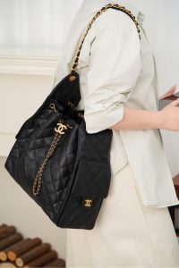 Chanel hobo bag 抽绳水桶包 黑金鱼子酱 中号 图6