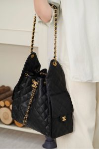 Chanel hobo bag 抽绳水桶包 黑金鱼子酱 中号 图7