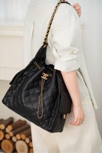 Chanel hobo bag 抽绳水桶包 黑金鱼子酱 中号 图9