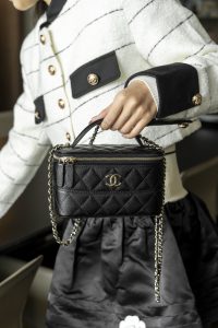 Chanel 25c 新款 手柄盒子包 黑金荔枝牛 图2