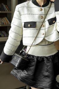 Chanel 25c 新款 手柄盒子包 黑金荔枝牛 图5