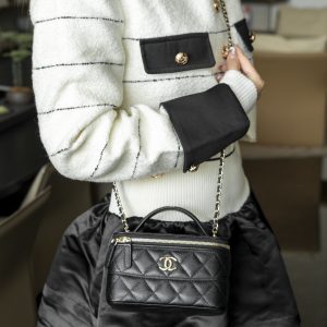 Chanel 25c 新款 手柄盒子包 黑金荔枝牛 图9