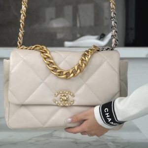 CHANEL BAG 米白 中号 图1