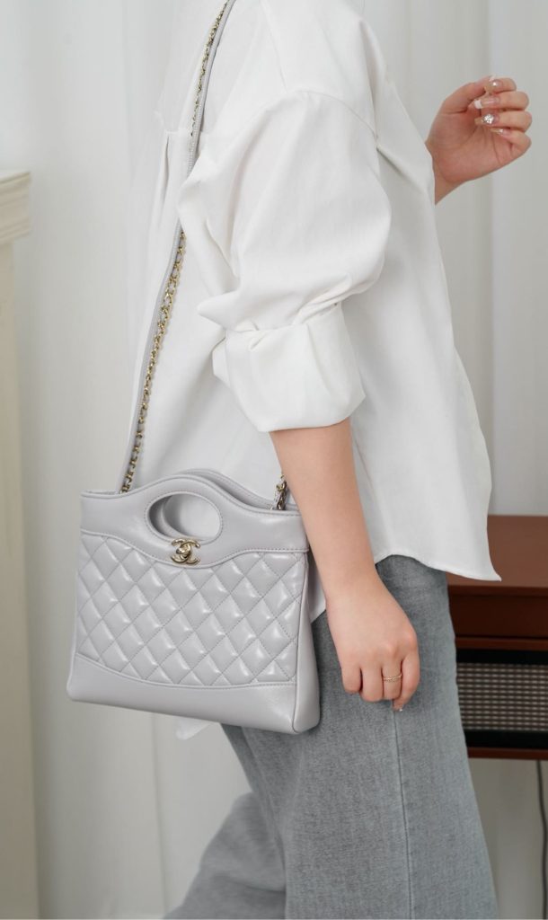 Chanel 31bag mini 浅灰 图1