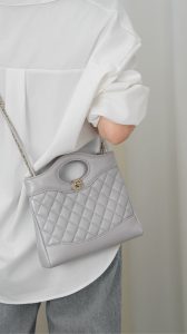 Chanel 31bag mini 浅灰 图5