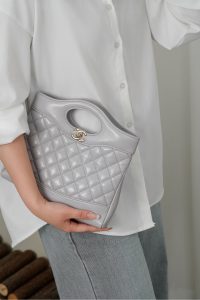 Chanel 31bag mini 浅灰 图6