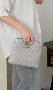Chanel 31bag mini 浅灰 图3