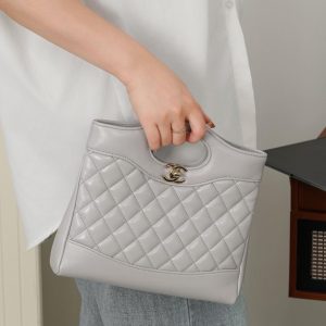 Chanel 31bag mini 浅灰 图3