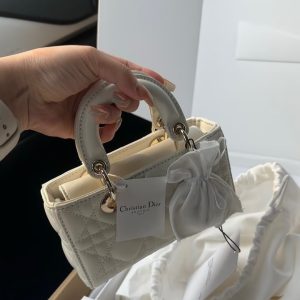 戴妃横版 dtFtFbTs95Tl 图1
