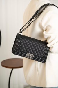 Chanel Leboy 小球纹 黑银中号 图2
