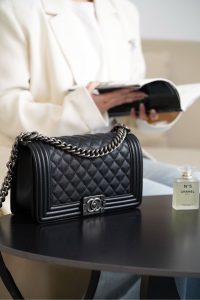 Chanel Leboy 小球纹 黑银中号 图4