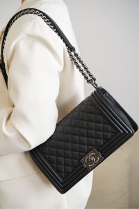 Chanel Leboy 小球纹 黑银中号 图9
