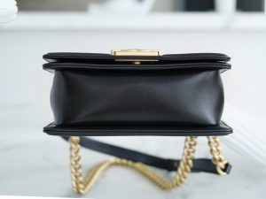 Chanel Leboy 小羊皮黑金 小号 图6
